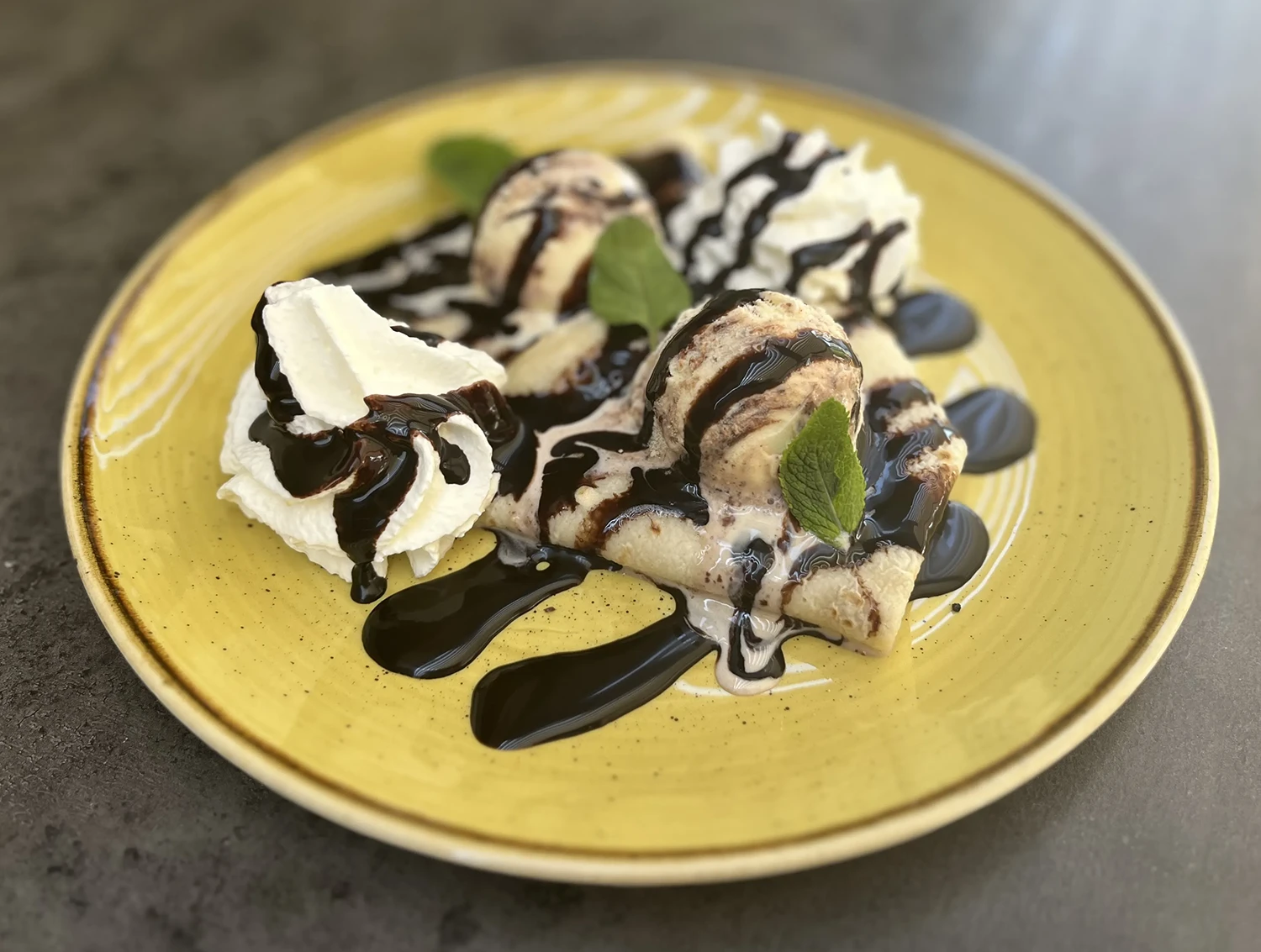 Jeges palacsinta (palacsinta, fagylalt)